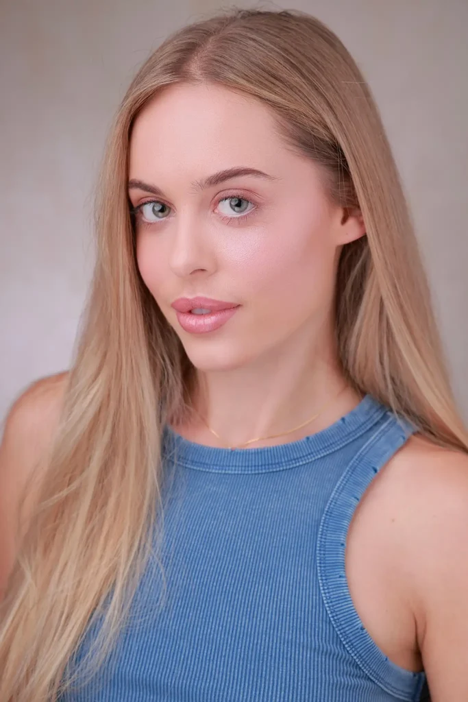 Alina Varakuta - Biography