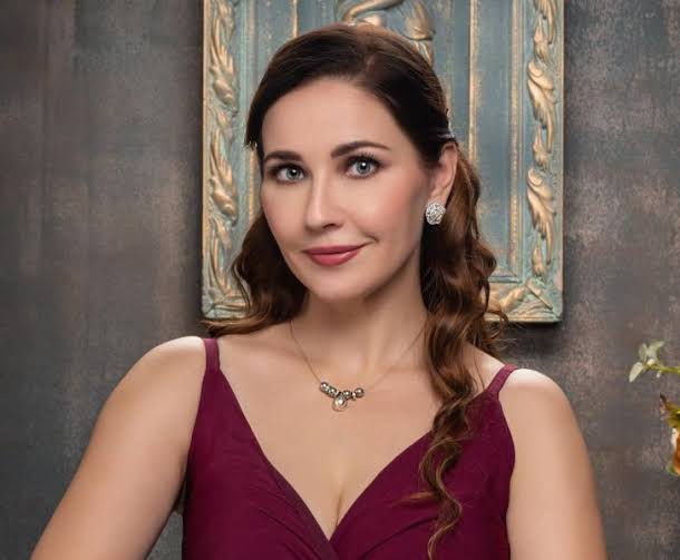 Elena Tuteja Biography: Net Worth, Parents, Age, Modelling, Husband, Height, Movies, Awards, Instagram