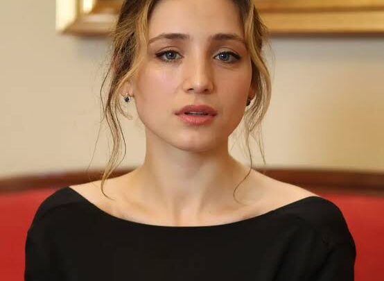 Paula de Magalhães Biography: Age, IMDb, Height, Boyfriend, Net Worth, Parents, TV Shows, Instagram, YouTube