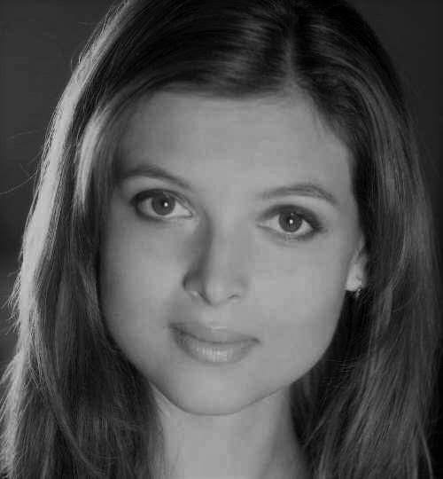 Julie Patzwald Biography: Fiancé, Movies, Net Worth, TV Shows, Awards, Height, Age, Parents, Ethnicity