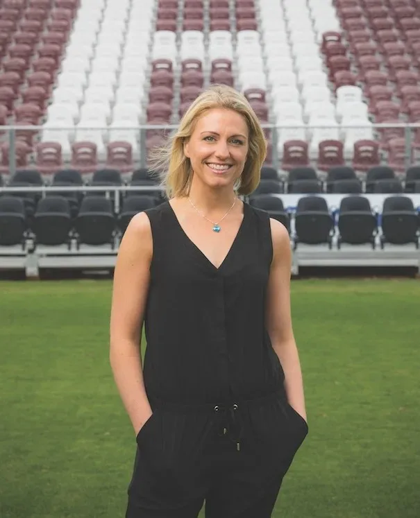 Rebecca Lowe - Biography