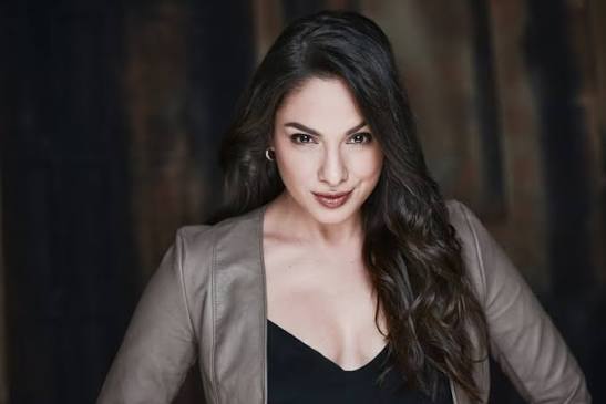 Lara Amersey - Biography