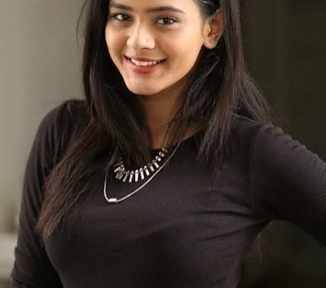 Hebah Patel Biography: Net Worth, Parents, Ex-Boyfriends, Awards, Ethnicity, Height