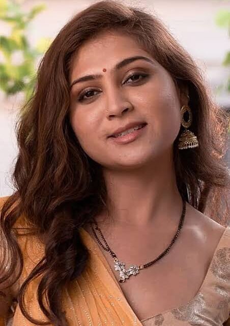 Hiral Radadiya Biography: Net Worth, Height, Parents, Age, Movies, Girlfriend, Ethnicity