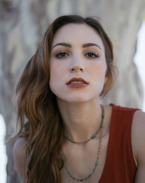 Becca Scott Biography: Husband, Net Worth, Height, Movies, Age, Parents, Instagram