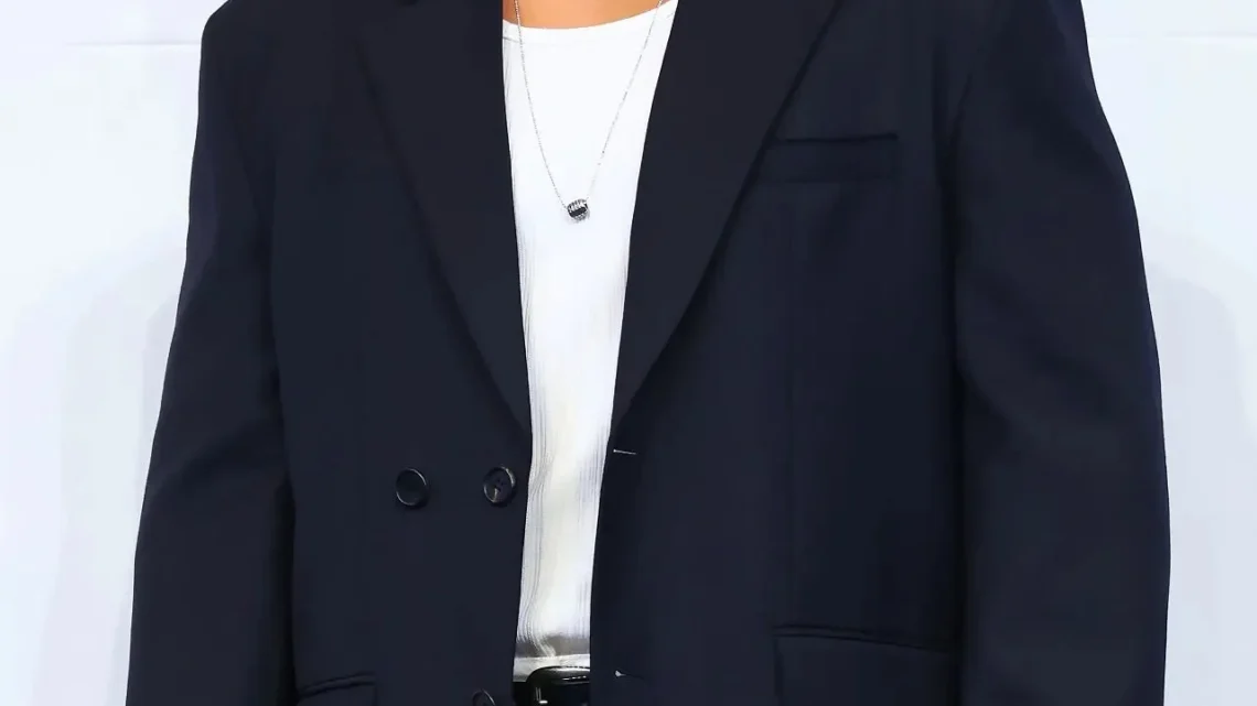 Tae Won-seok Biography: Age, Net Worth, Ethnicity, Parents, Movies, Girlfriend, Awards