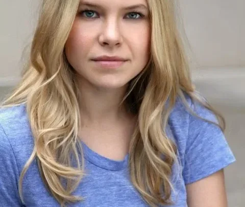 Basia A’Hern Biography: Height, Net Worth, Boyfriend, Ethnicity, Age, Movies