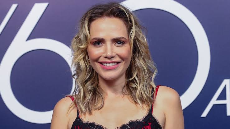 Letícia Colin - Biography