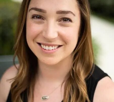 Chuck Lorre’s Daughter Nikki Lorre Bio: Net Worth, Parents, Age, Ethnicity, Movies, Boyfriend, Awards