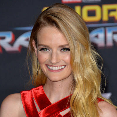 Lydia Hearst - Biography