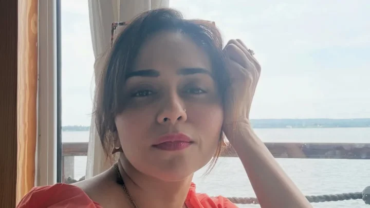 Amruta Khanvilkar Biography: Husband, Net Worth, Parents, Kids, Age, Height, Movies, Awards, Instagram, Nationality