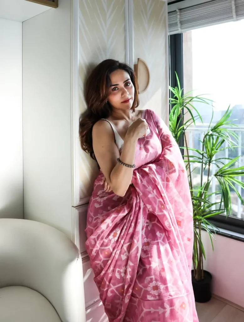 Amruta Khanvilkar - Biography