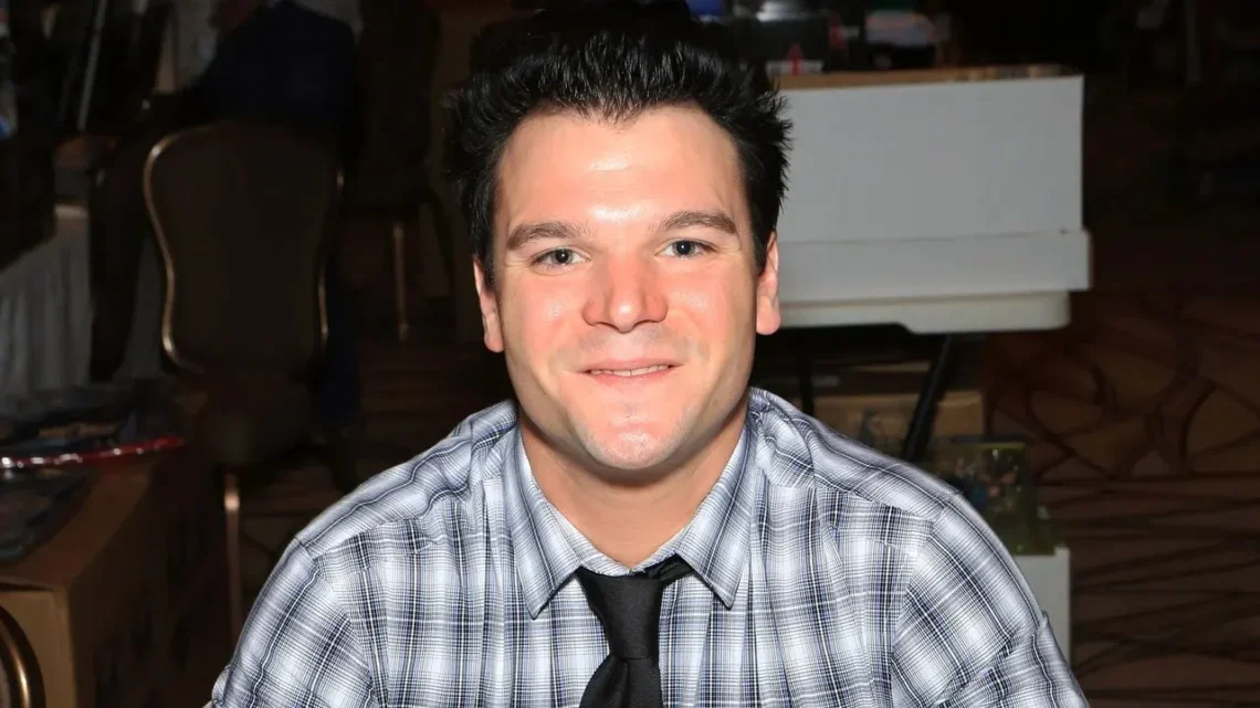 Jon Paul Steuer Biography: Songs, Age, Net Worth, Movies, Height, Wife, Parents, Facebook, Death