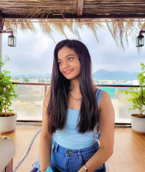 Swini Khara - Biography