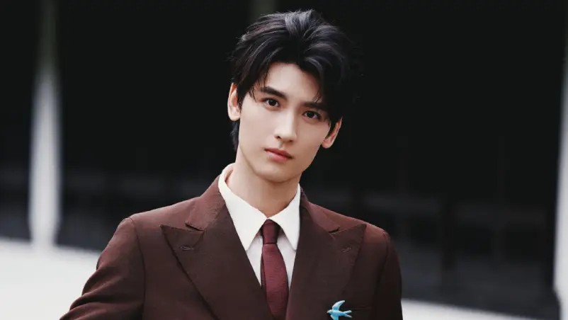 Huang Junjie - Biography
