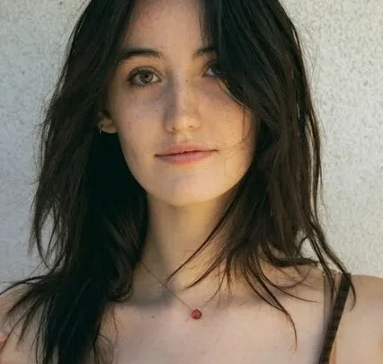 Victoria Abbott Biography: Boyfriend, Movies, Net Worth, Height, Awards, Ethnicity, Age, Parents, Religion