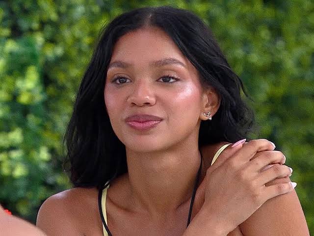Melanie Moreno - Biography