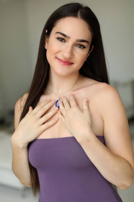 Samantha Bugliaro - Biography