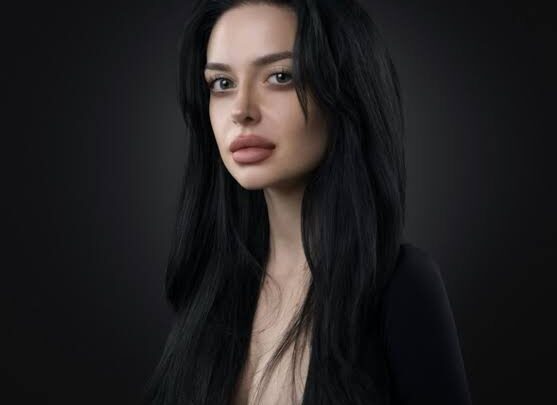 Willow Grey Biography: Height, Net Worth, Movies, Age, Ethnicity, Instagram, Boyfriend