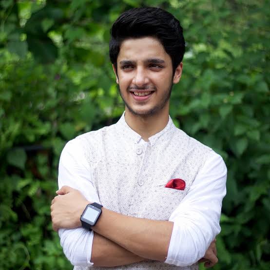 Viren Vazirani - Biography
