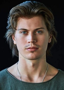 Tanner Stine - Biography