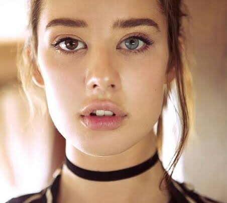 Sarah McDaniel Biography: Age, Height, Net Worth, Parents, Movies, Boyfriend, Awards