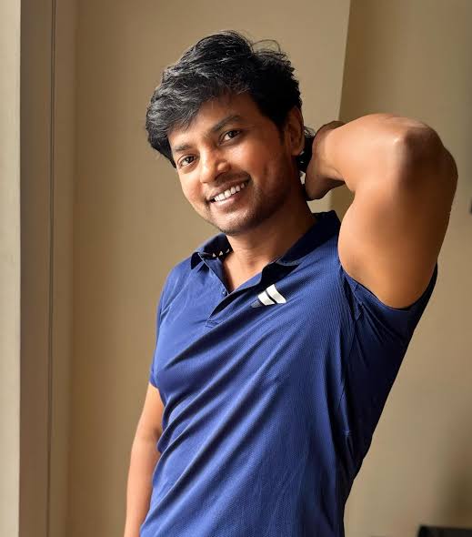 Vijay Kumar - Biography