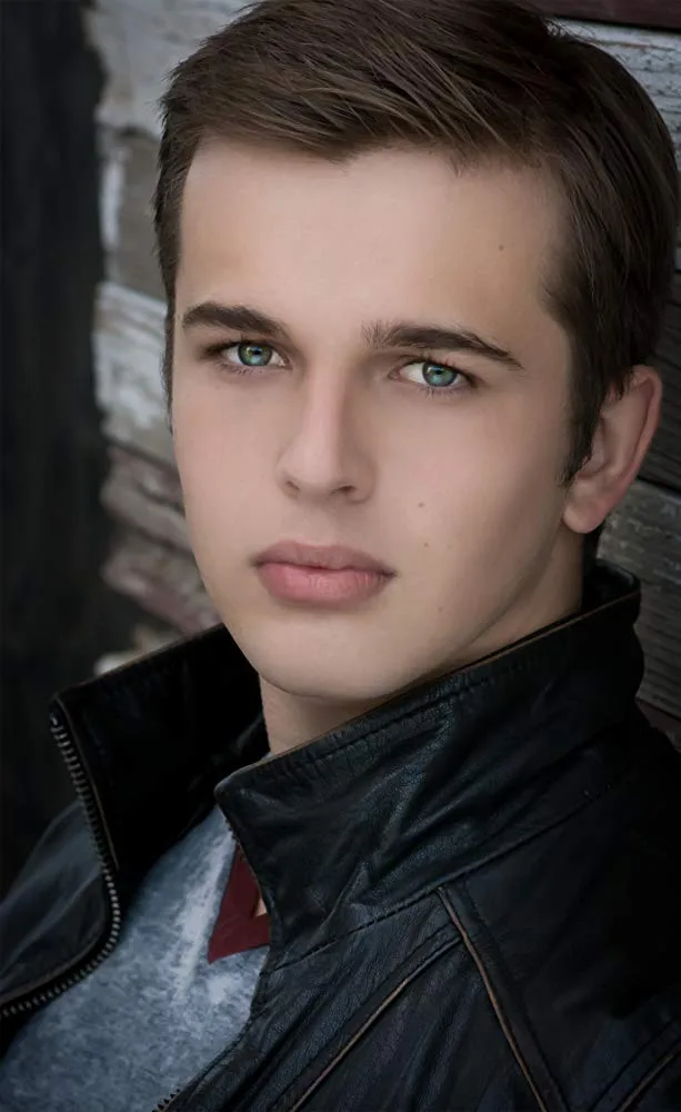 Slade Pearce - Biography