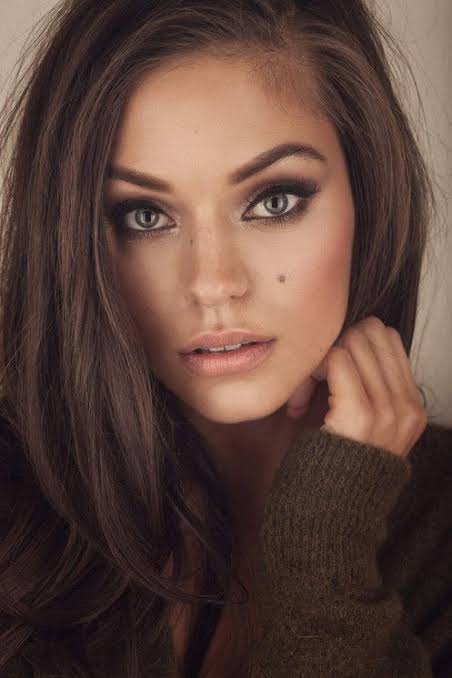 Alyssa Lynch - Biography