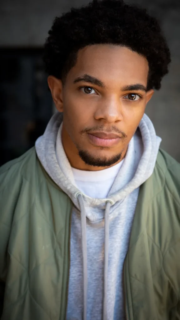 Xavier Mills - Biography
