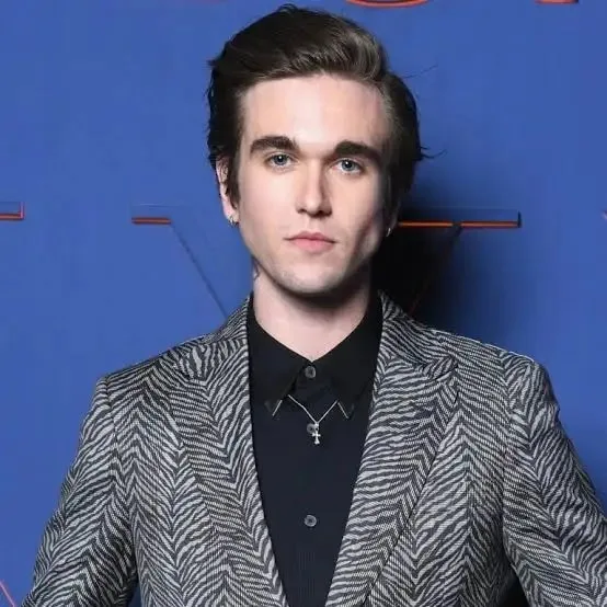 Daniel Day-Lewis’ Son Gabriel-Kane Day-Lewis Bio: Songs, Age, Movies, Height, Net Worth, Awards, Movies, Ethnicity, Girlfriend