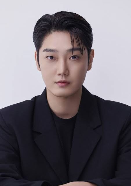 Yoo Tae-joo Biography: Movies, Religion, Girlfriend, Net Worth, Age, Ethnicity, Instagram, Awards