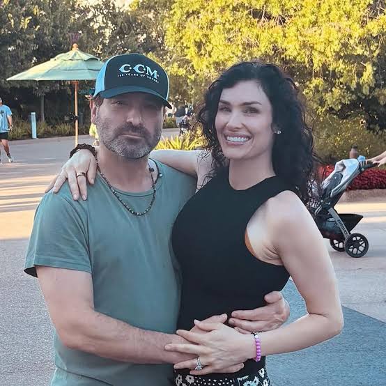 Johnny Galecki’s Wife Morgan Galecki Biography: Age, Net Worth, Parents, Children, Ethnicity, Height, Religion