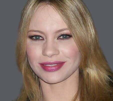 Anna Falchi Biography: Ex-Husband, Net Worth, Height, Parents, Movies, Age