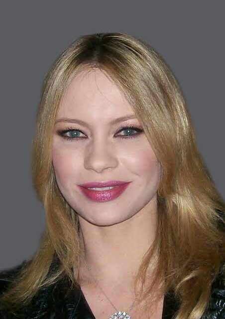 Anna Falchi Biography: Ex-Husband, Net Worth, Height, Parents, Movies, Age