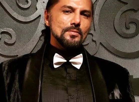 Chetan Hansraj Biography: Wife, Net Worth, Awards, Height, Parents, Age, Religion, Ethnicity