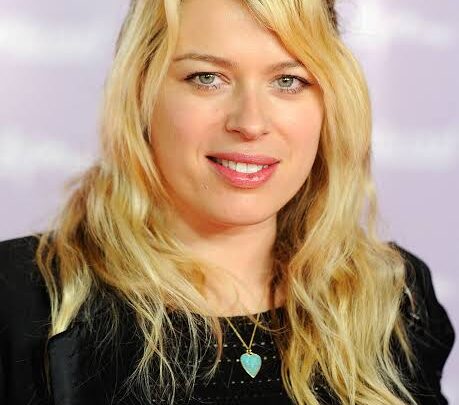 Amanda de Cadenet Biography: Husband, Net Worth, Books, Height, Parents, Age, Awards, TV Shows, Ethnicity
