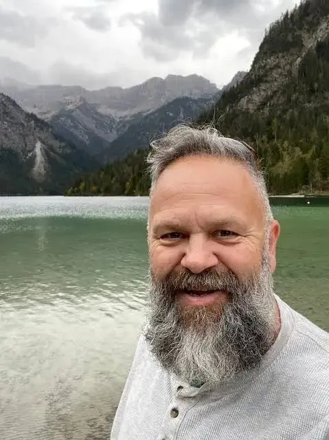 Dave Pettitt - Biography