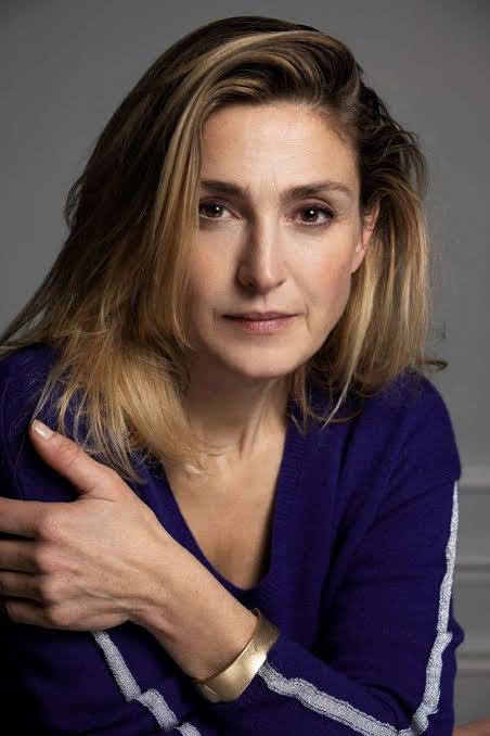 Julie Gayet - Biography