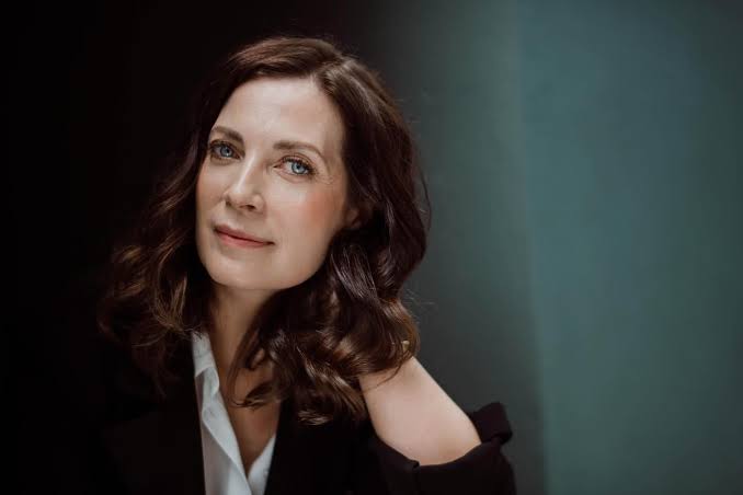 Annie Maynard - Biography