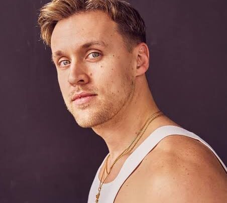 Derek Johnson Biography: Age, Net Worth, Religion, Wife, Songs, Awards, Instagram