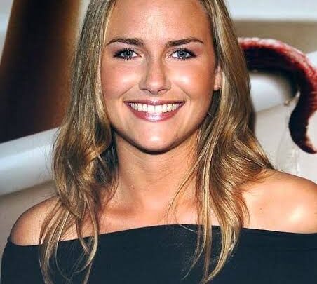 Tania Saulnier Biography: Age, Net Worth, Ethnicity, Ex-Boyfriend, Awards, Movies, Parents
