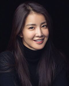 Lee Si-young