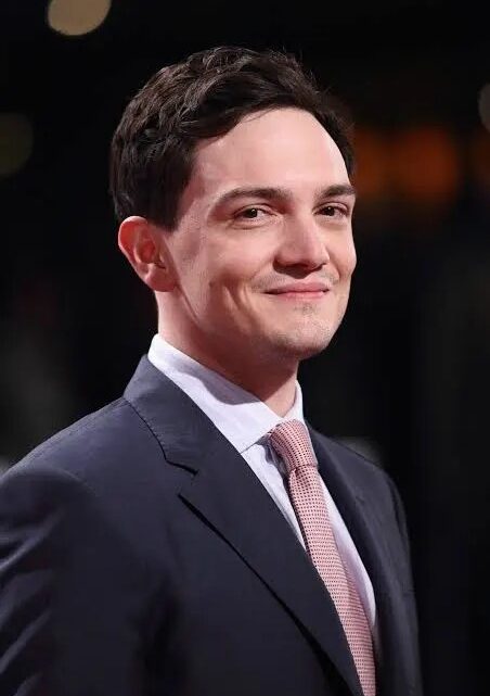 Sebastian Armesto Biography: Age, Height, Parents, Net Worth, Girlfriend, Movies, TV Shows