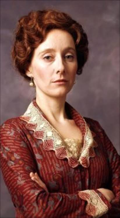 Gemma Jones - Biography