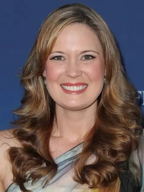 Erin Bethea - Biography