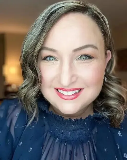 Cricket Leigh Biography: Age, Height, Net Worth, Awards, Husband, Ethnicity, Movies