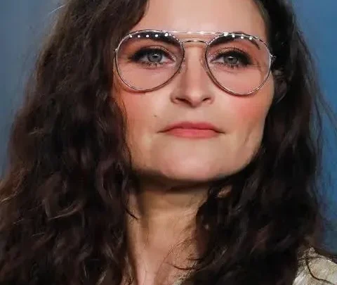 Rain Phoenix Biography: Height, Net Worth, Awards, Ex-Husband, Siblings, Songs, Ethnicity, Age