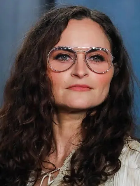Rain Phoenix Biography: Height, Net Worth, Awards, Ex-Husband, Siblings, Songs, Ethnicity, Age