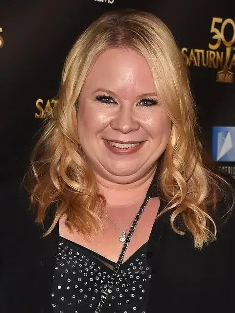 Julie Plec Biography: Net Worth, Age, Husband, Awards, TV Shows, Height, Parents